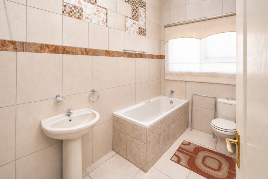 4 Bedroom Property for Sale in Kosmos Ridge North West